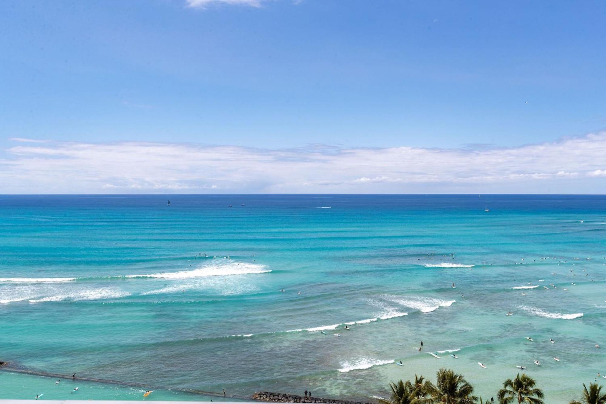 Espacio The Jewel Of Waikiki Hotel Honolulu Exterior photo